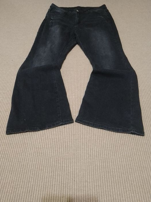 Чёрные клеш джинсы с офигенным фитом Zara flared type bootcut custom