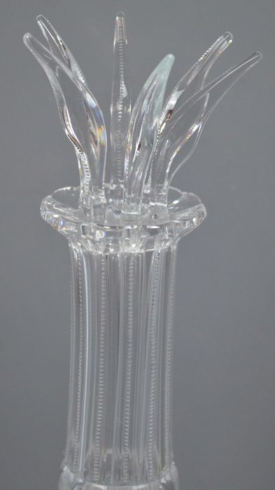 Decantador de cristal cortado à mão com seis compartimentos