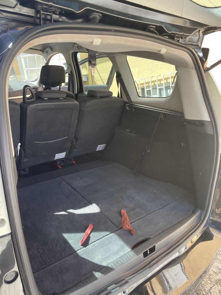 Renault Grand Scénic - 7 Lugares - 2013
