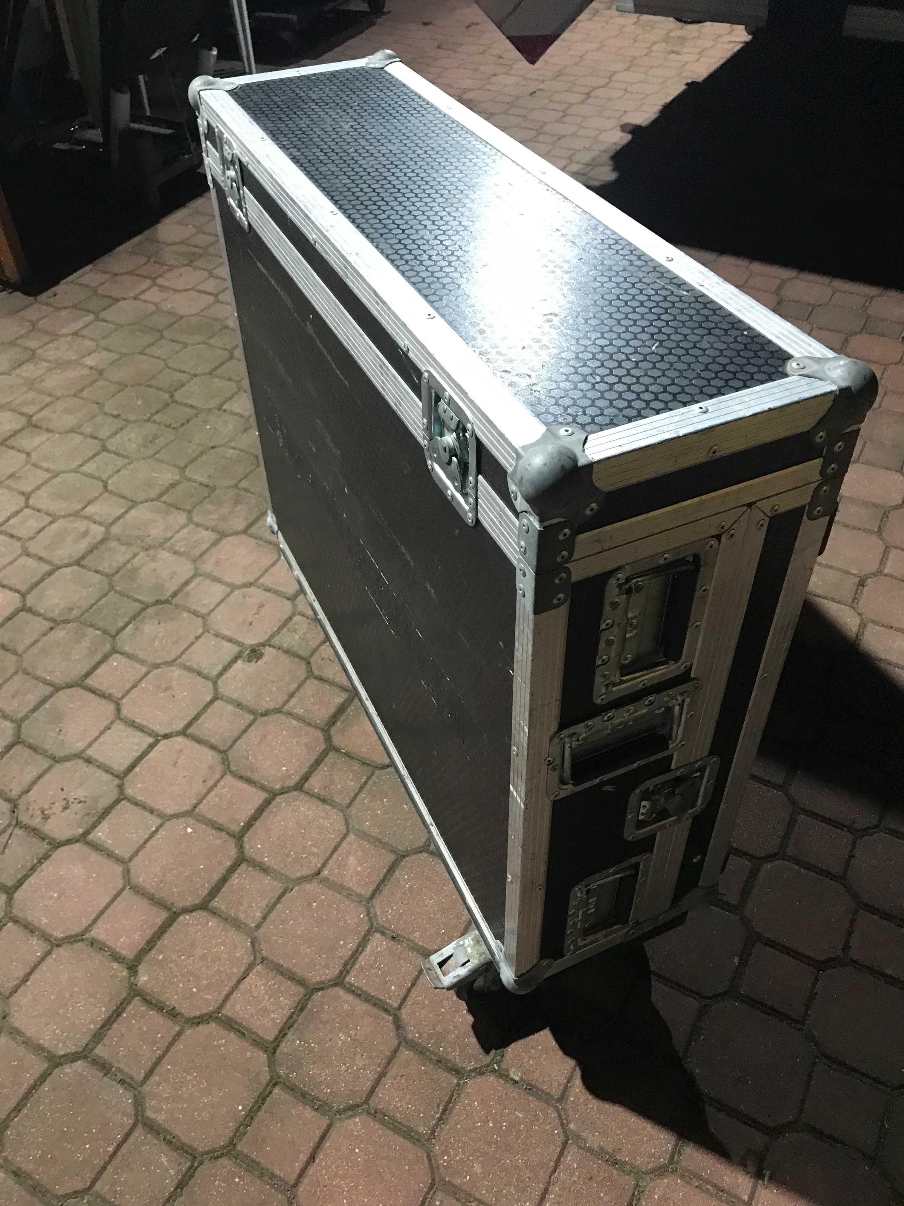 Yamaha LS9 32/8 + karta rozszerzająca - Mikser cyfrowy - Case