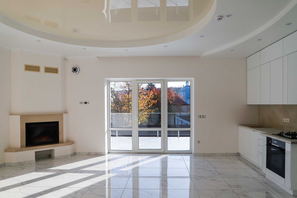 Будинок з сучаним ремонтом та технікою під представництво, офіс