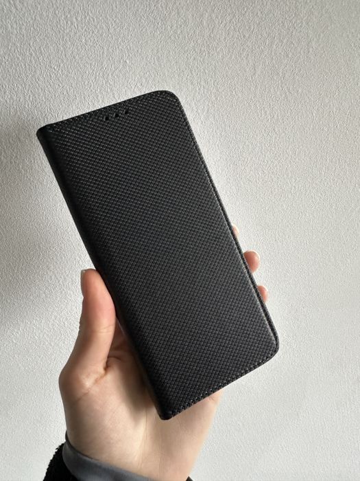 Etui zamykane czarne do MOTOROLA G55