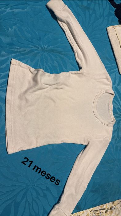 4 camisolas de pijama de criança