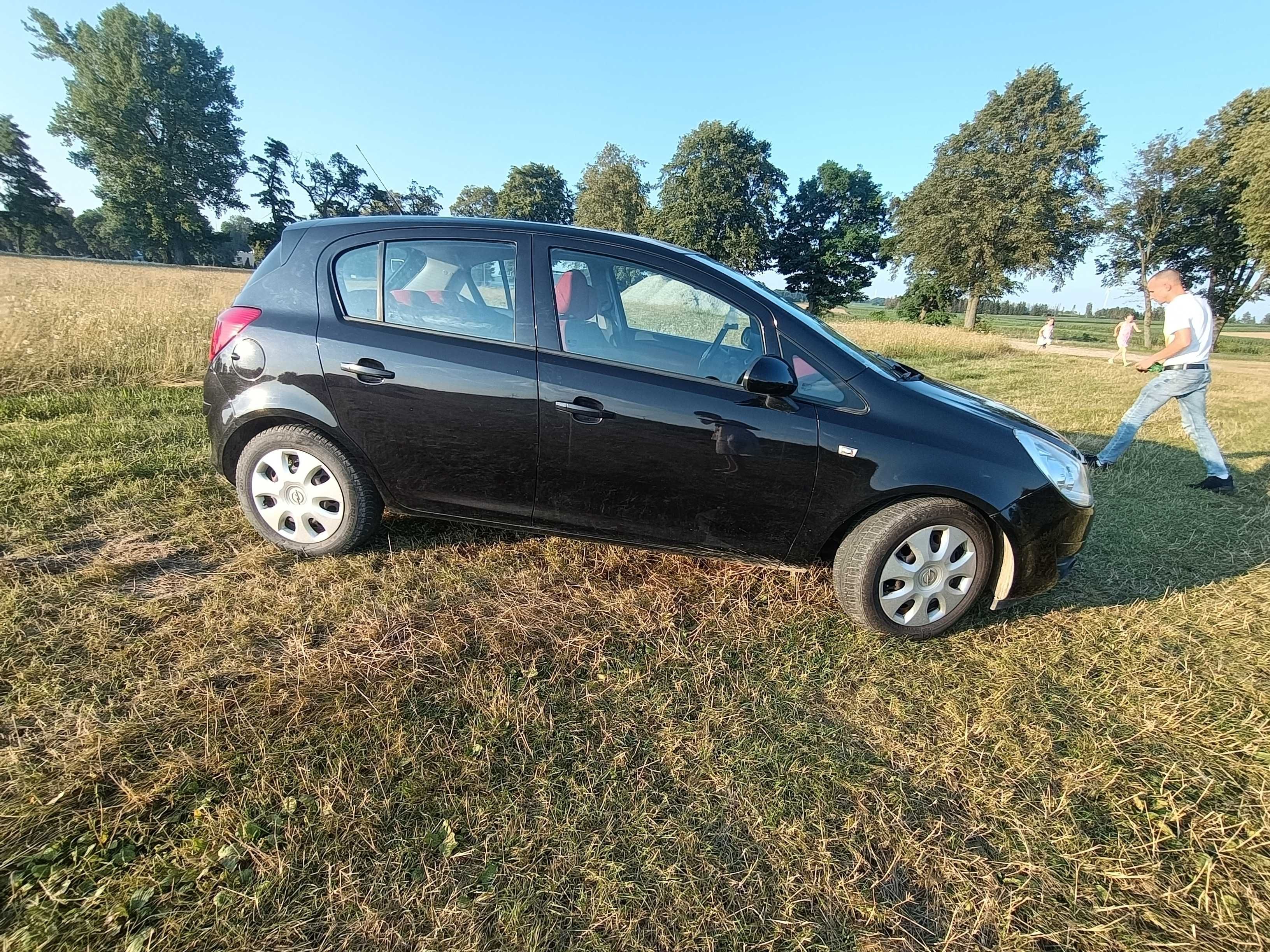 Opel Corsa 1.2 benzyna stan bardzo dobry