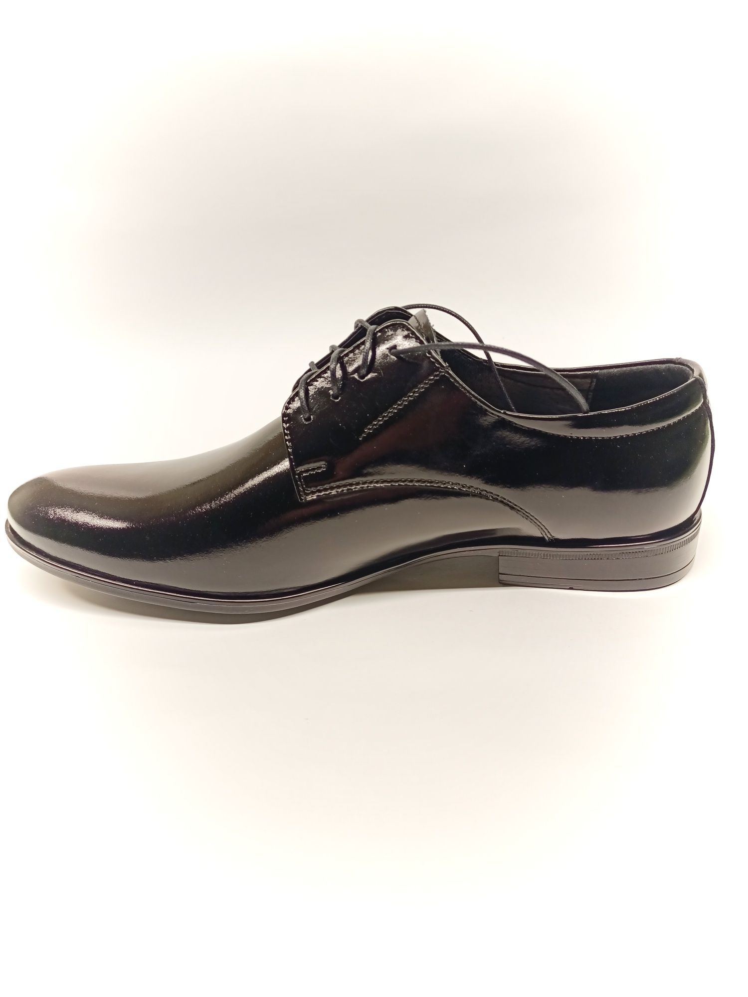 Buty Męskie Półbuty czarne eleganckie skóra naturalna lakierowana r 40