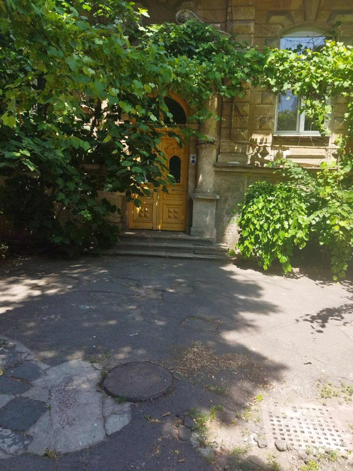 Код21Продам 1 к в коммуне в самом центре Одессы