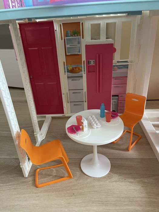Domek dla lalek Barbie piętrowy z windą