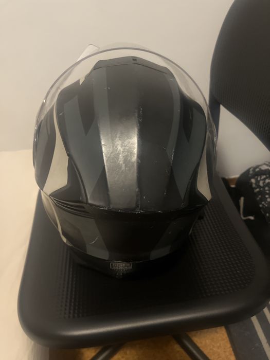 Capacete para motoqueiro(a)