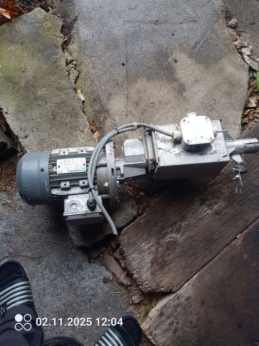 Silnik z przekładnią