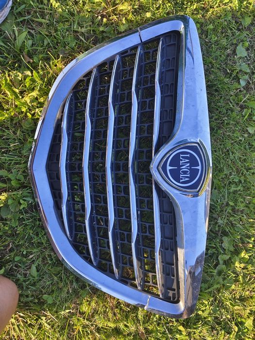 Grill grill atrapa przednia Lancia Delta III
