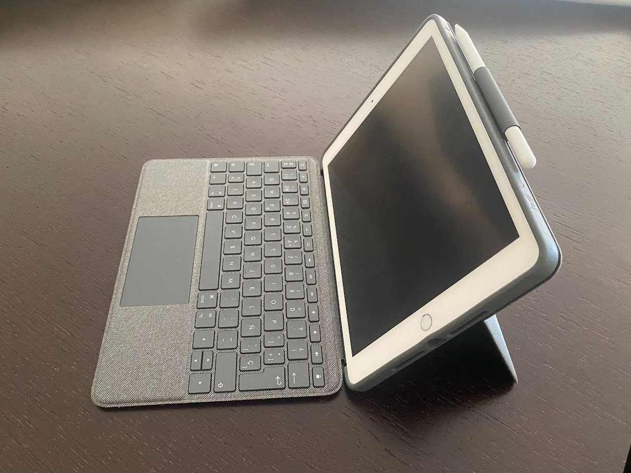 iPad 8th Generation (2020) Prateado 128GB | Wifi + 4G c/ capa teclado