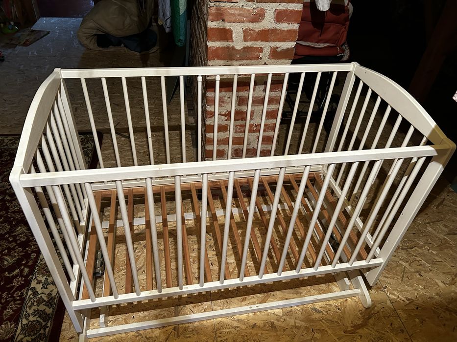 Łóżeczko z mozliwoscią kolysania