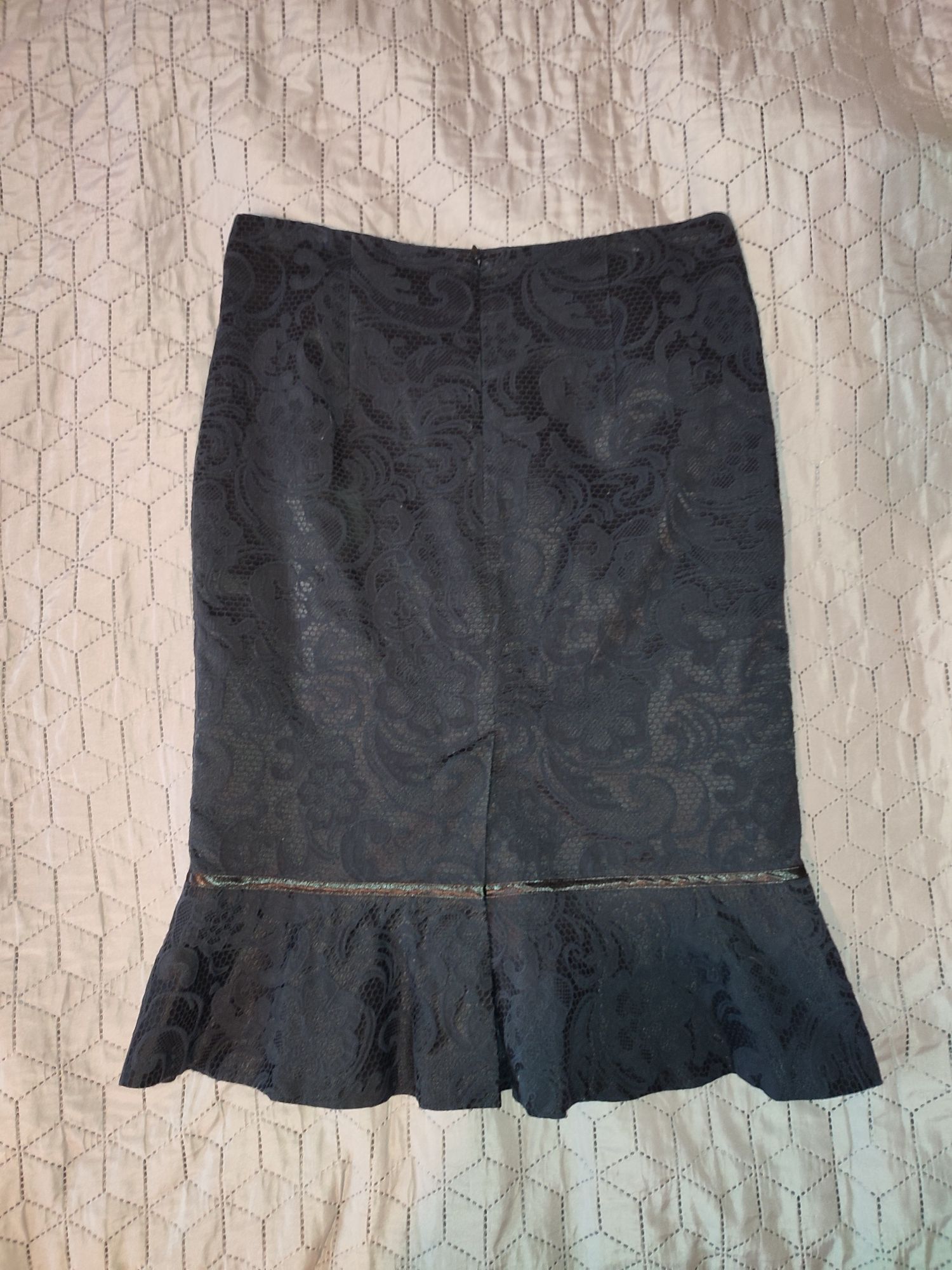 Elegancka spódnica z koronką