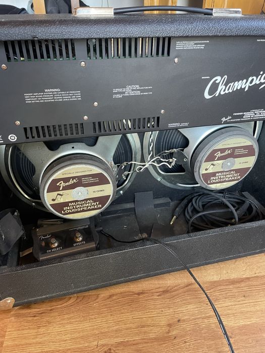 Amplificador Fender Champion 100