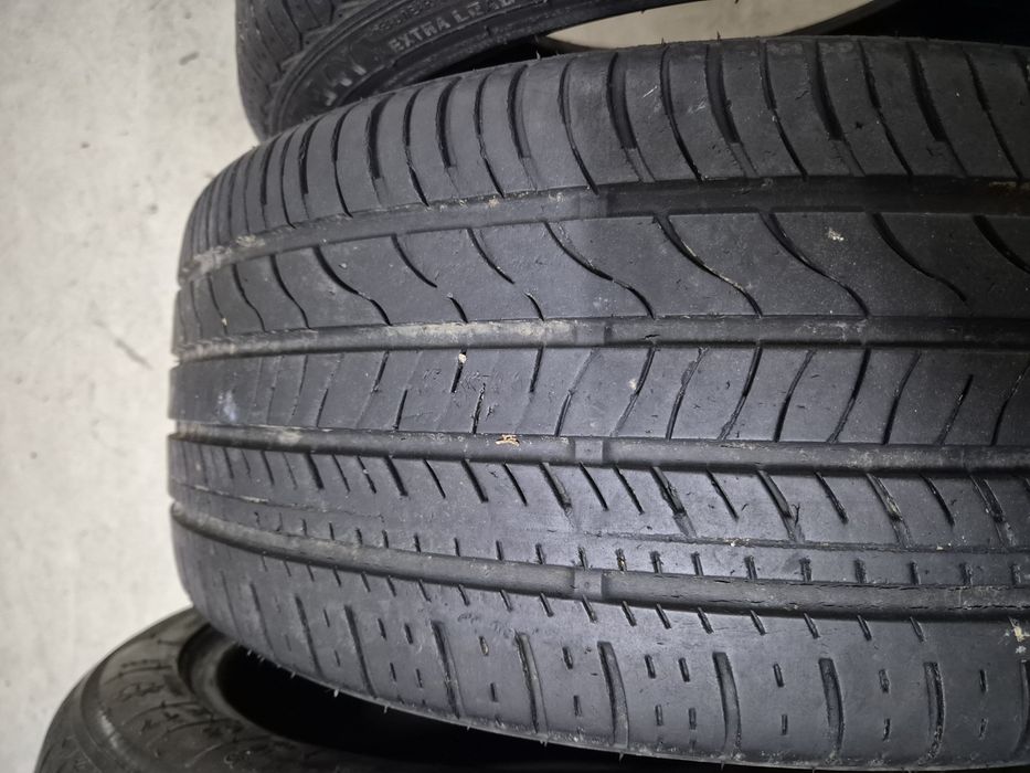 Pneus 225/45/17 em muito bom estado