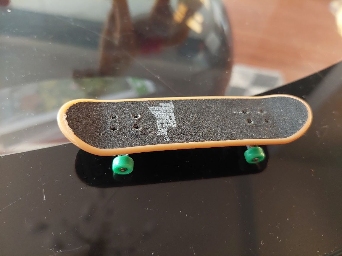 Fingerboard, deskorolka