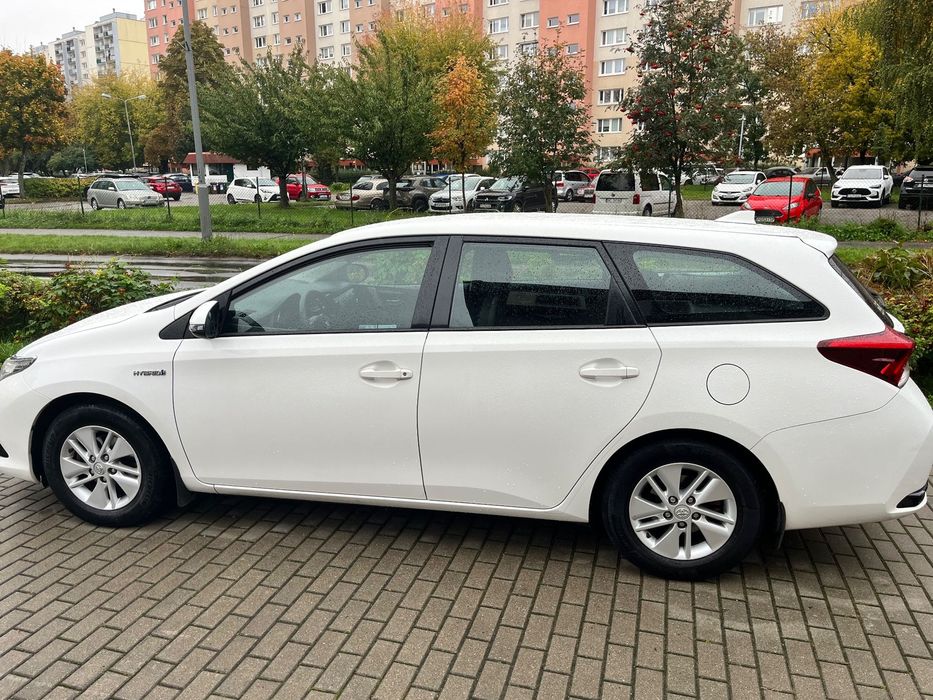 Toyota Auris Sprzedam Toyota Auris Kombi 2016 r.