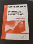 Livro universitário "primitivas e integrais"