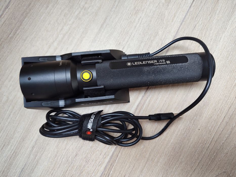 Latarka ledlenser ir9