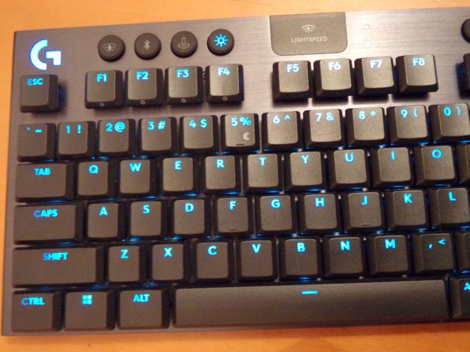 Logitech G915 X Lightspeed TKL Tactile  Gwarancja 24 m-ce.