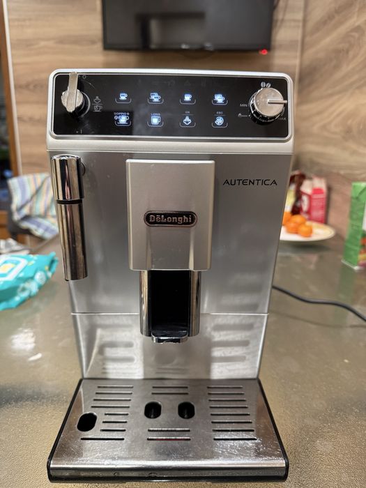 Кавомашина Delonghi Autentica сенсорна