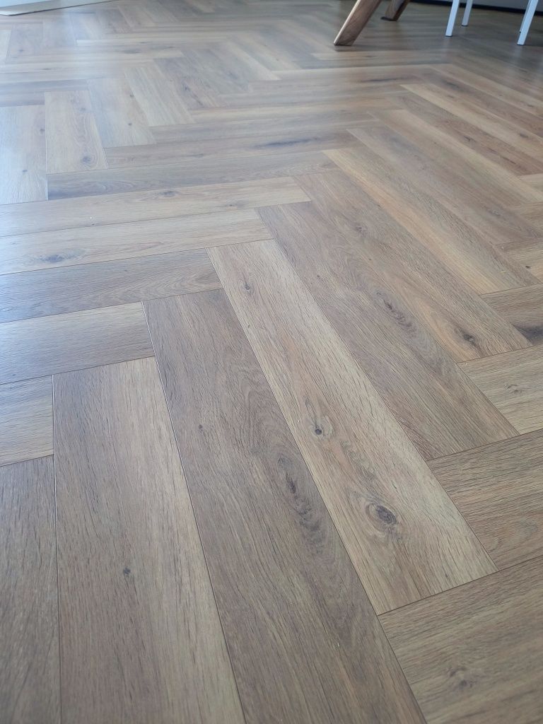 Panele laminowane, nowe. 850 zł za 8 opakowań. Cena do negocjacji.
