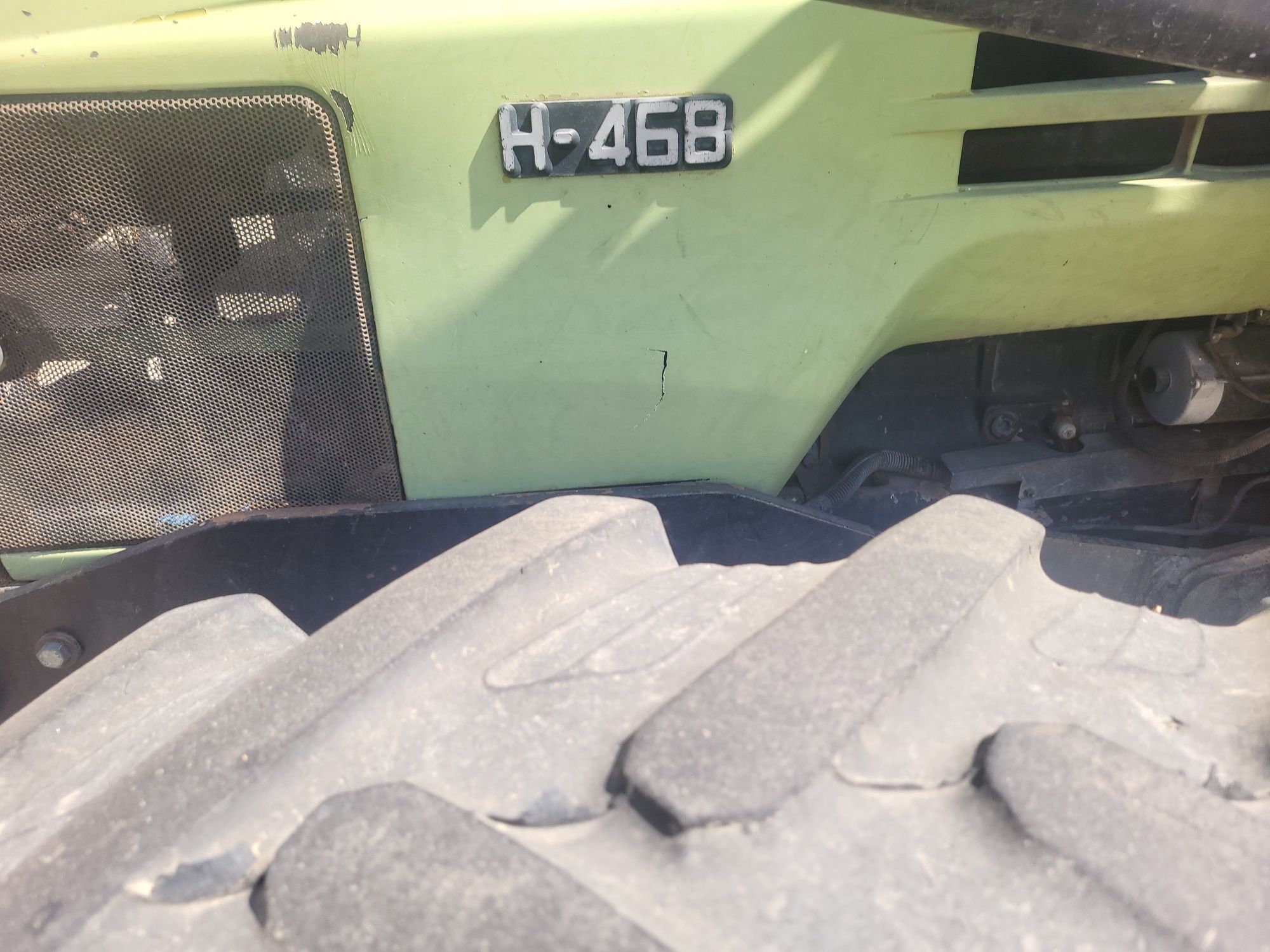 Trator com carregador