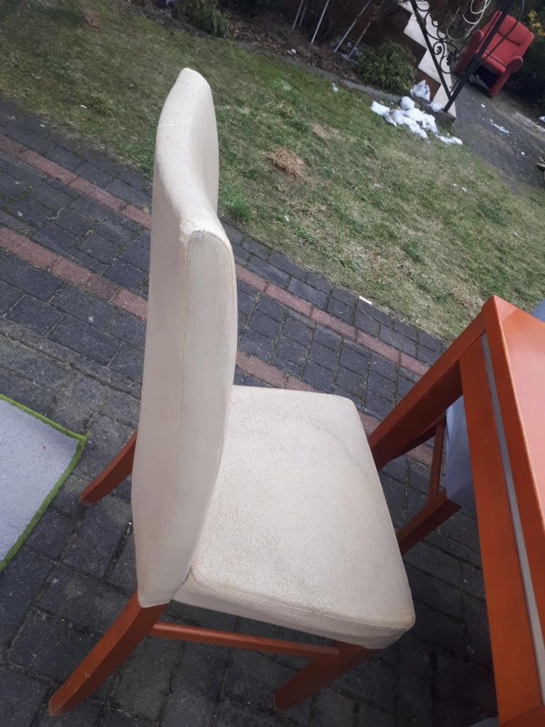 Solidny stół plus 6 krzesel