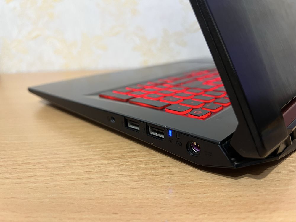 Ігровий ноутбук acer nitro 5 i7-7700hq/gtx 1050ti/ssd/hdd/ddr4