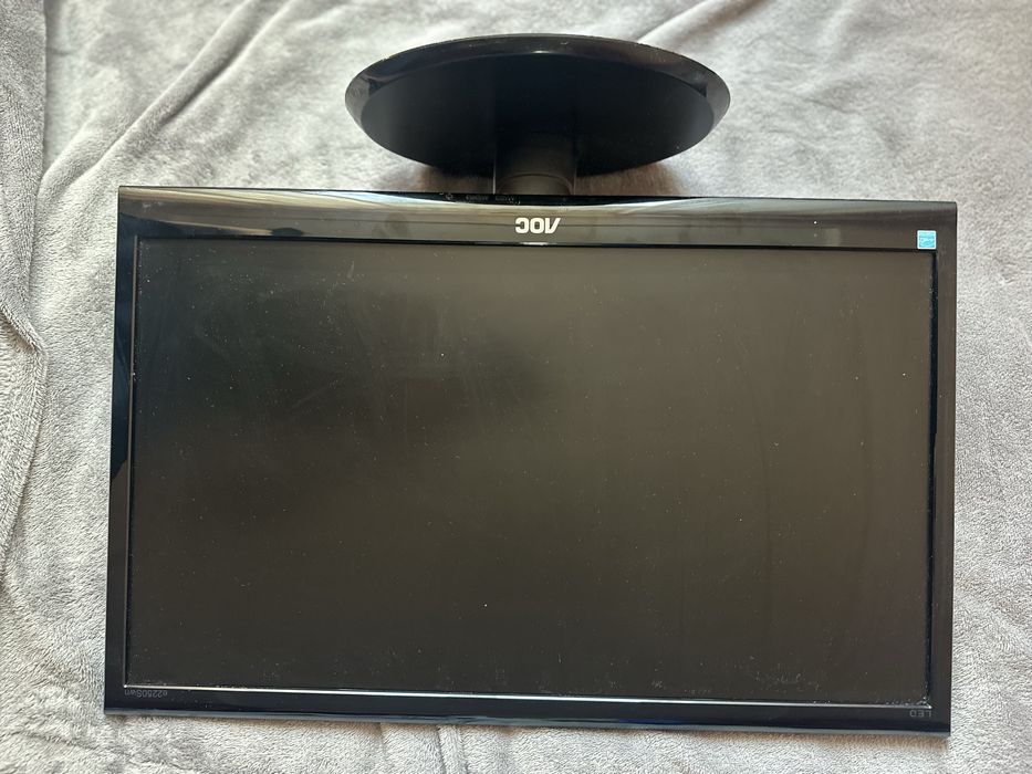 Великий монітор 21.5 марки AOC