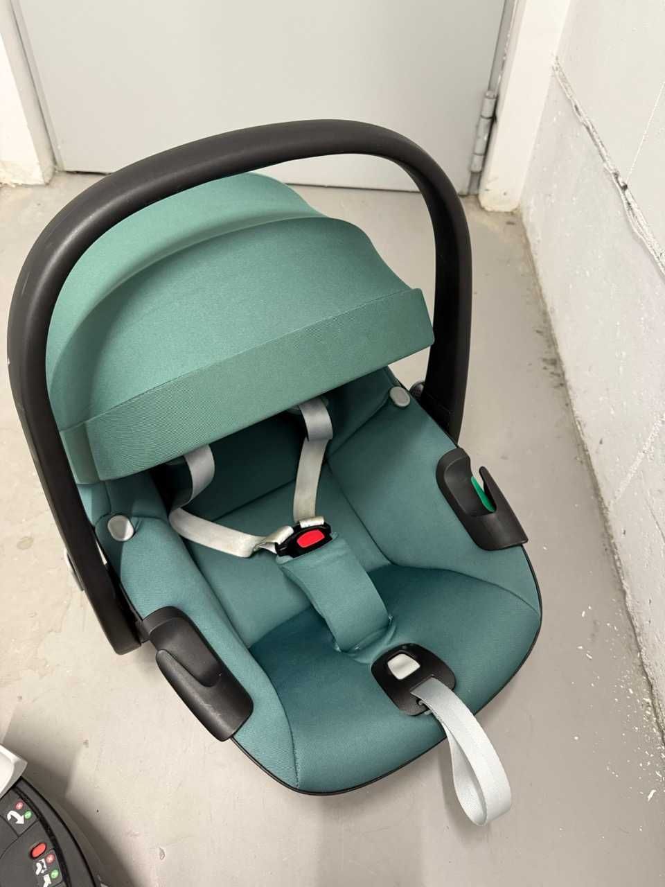 Fotelik Maxi-Cosi Pebble 360 + baza Maxi-Cosi FamilyFix 360