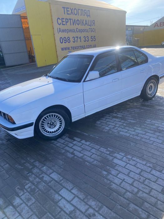 Продам бмв е34.