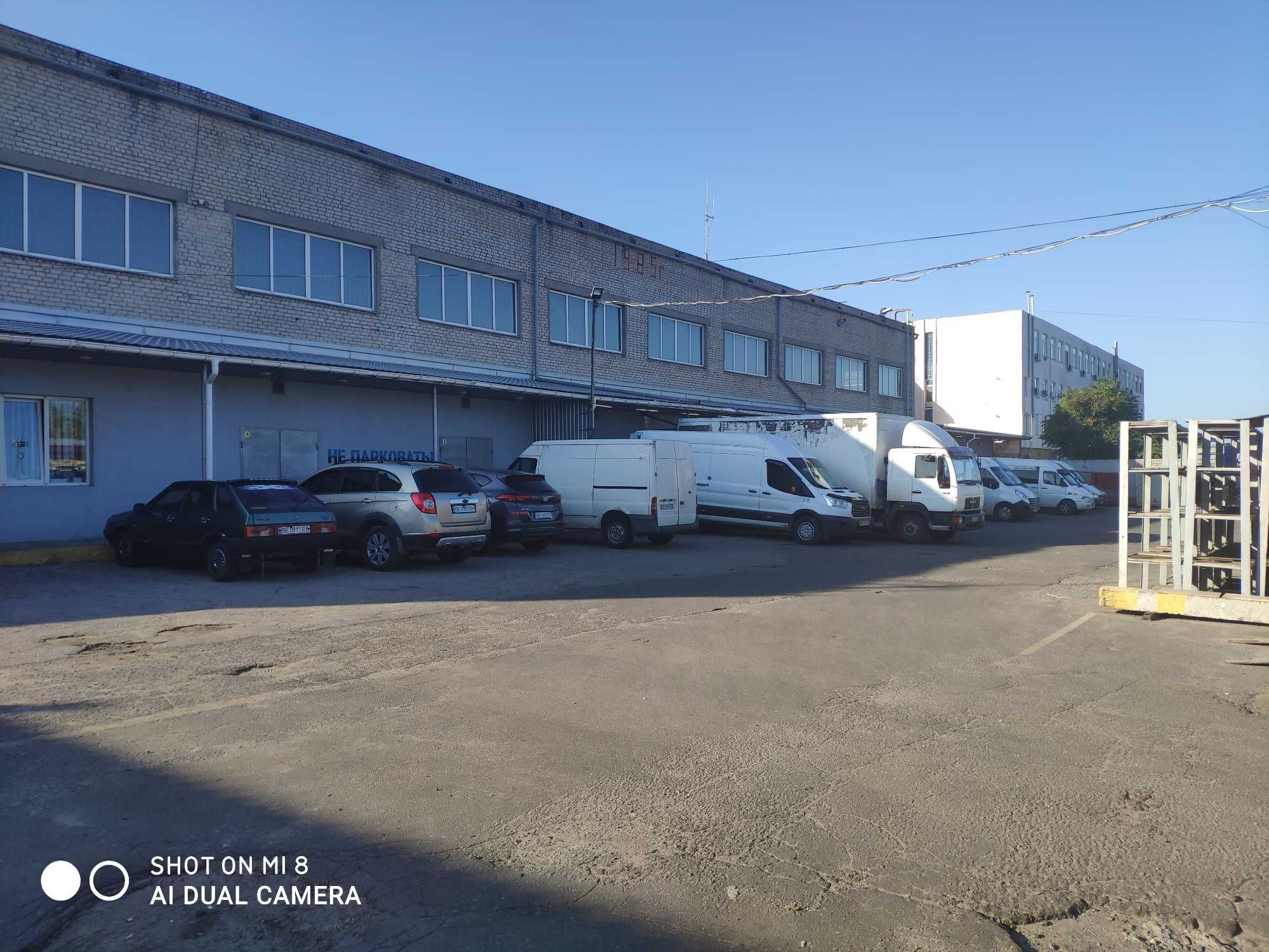 Фасадне приміщення 2000 м² + склад 707 м²  супермаркет, закритий ринок