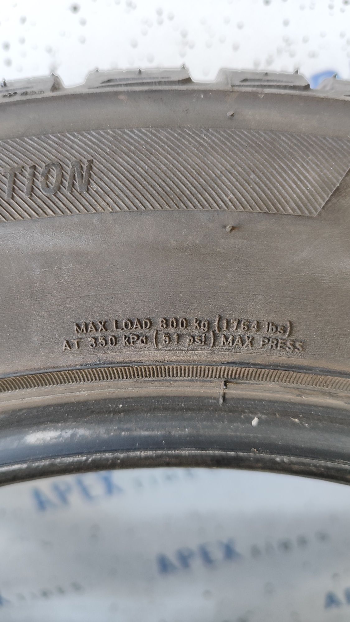 Зимові шини Bridgestone 235/55 R18 235*55 18 blizzak lm-80 evo