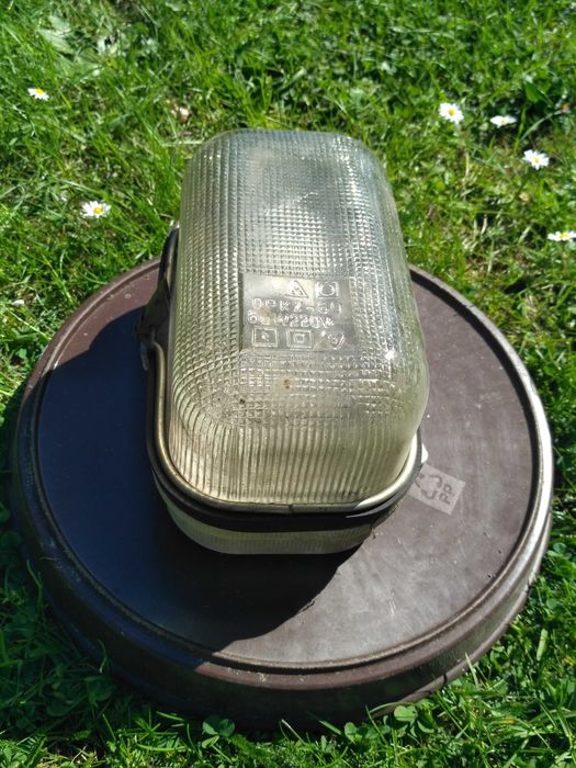 Sprzedam lampę kanałową / oświetleniową z PRL