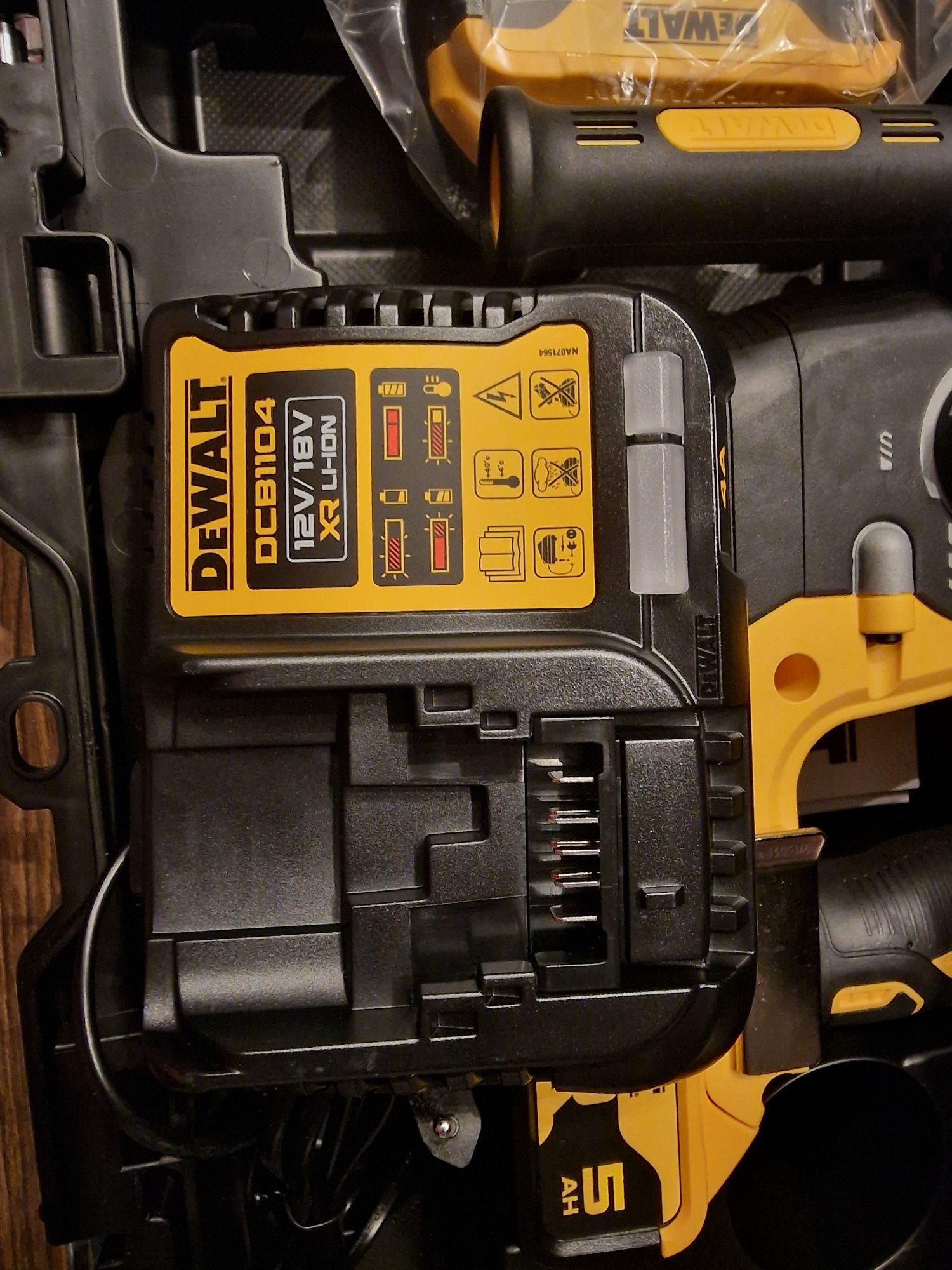 DeWalt DCH273P2T-QW 18 V 2x 5AH, nowa