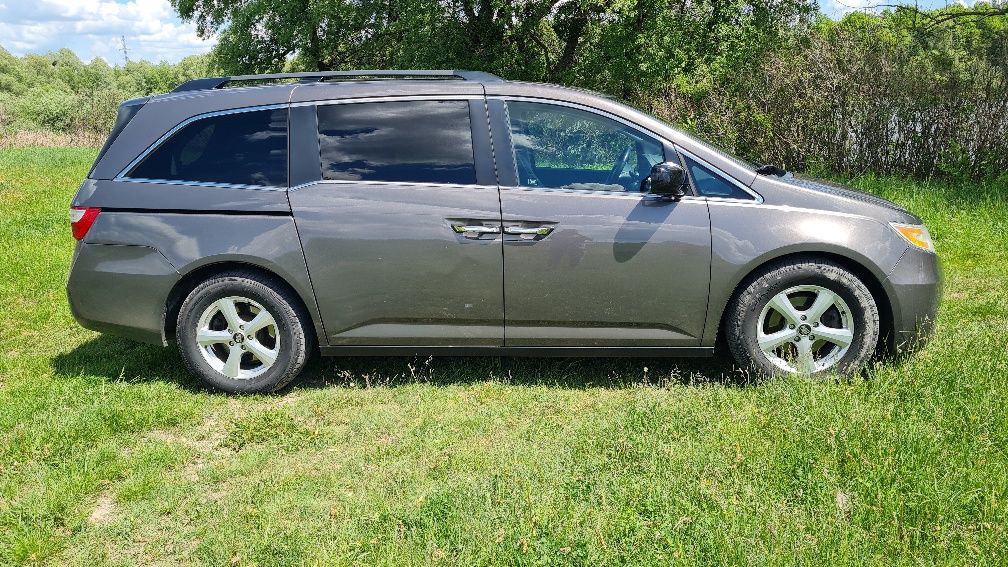 Продам Honda Odyssey 2011