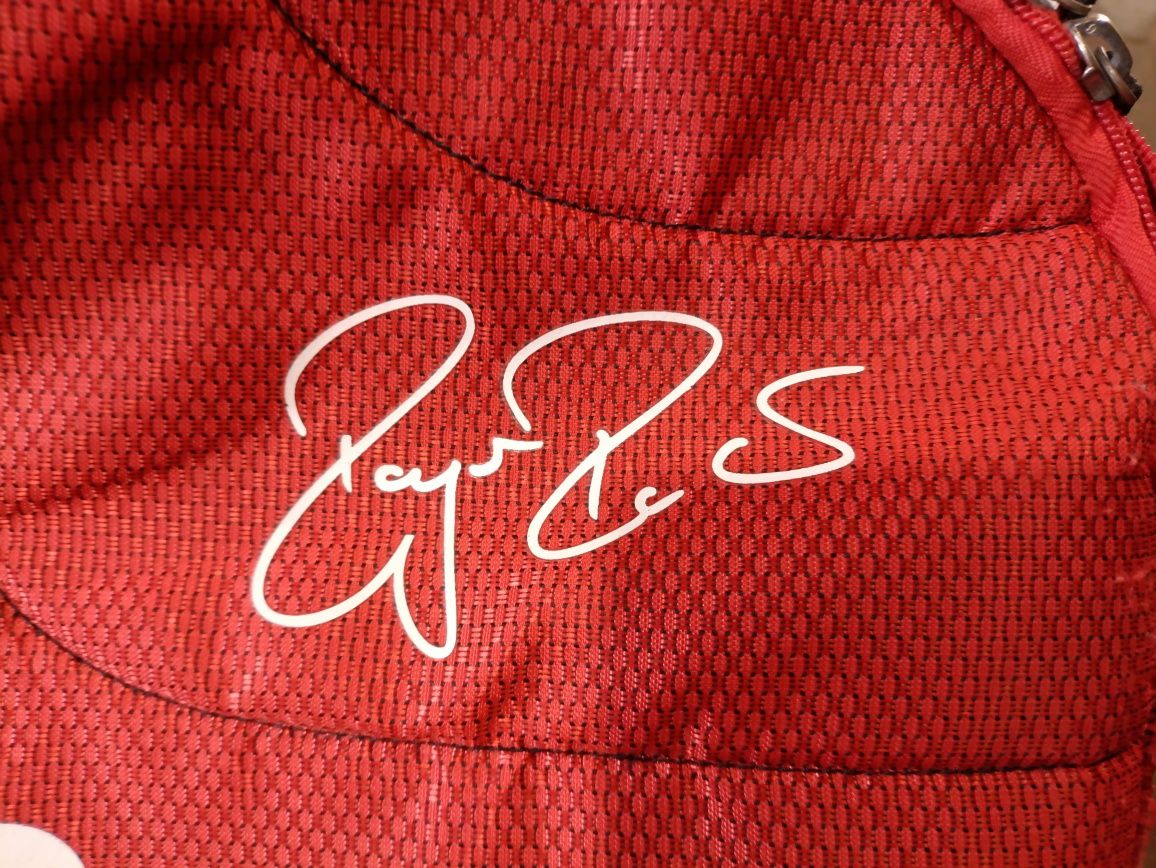 Большая сумка-рюкзак для теннисных ракеток Wilson Tour Red 12 Pack Bag