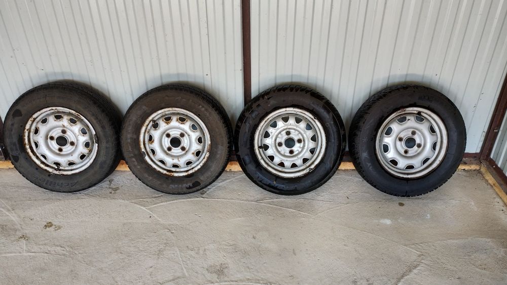 Opony zimowe koła 175/70R13