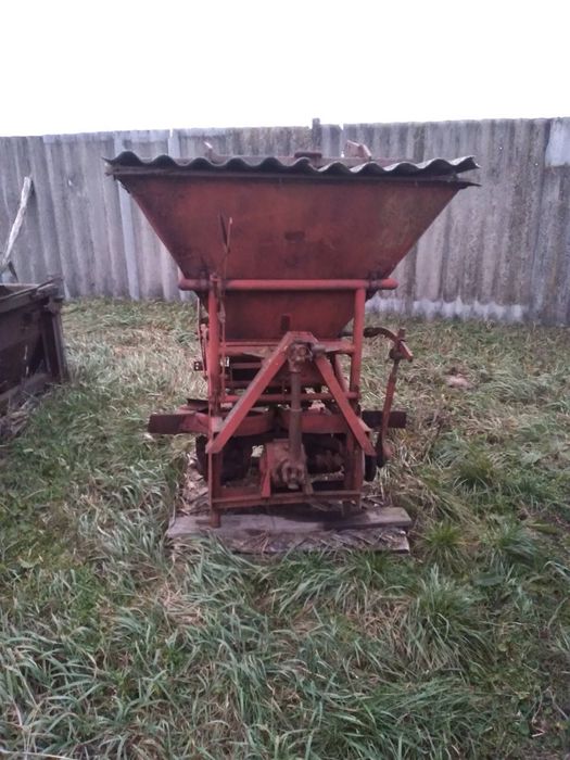 Розкидач добрив