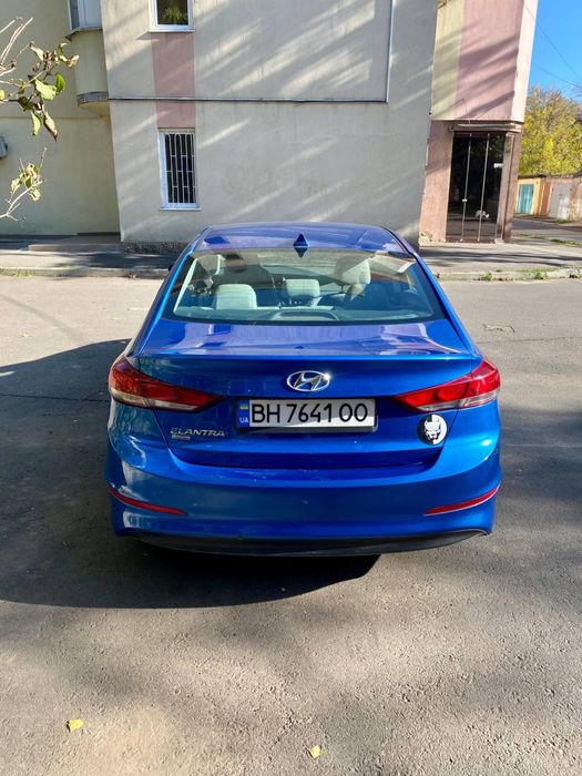 Hyundai Elantra 2018 продам