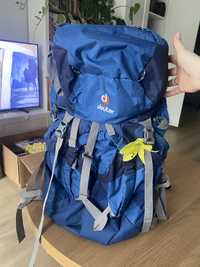 Pleca turystyczny Deuter 35l+10l. Granatowy. Damski