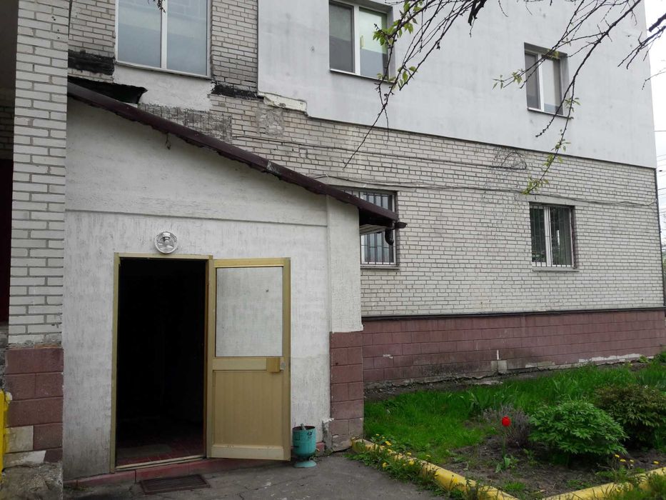 Продам 2 кімнатну квартиру в с  Рожни