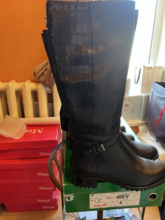 Продам сапоги. VICO, Кожа. Новые.