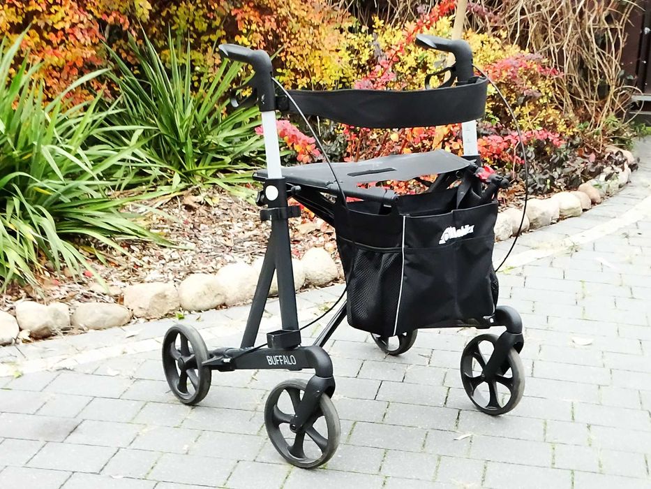 Chodzik czterokołowy balkonik Rollator Buffalo firmy Mobilex