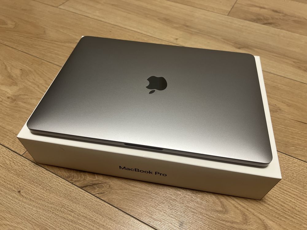 MacBook Pro 13,3” TOUCH BAR TOUCH ID 8/256 GB w PERFEKCYJNYM stanie!