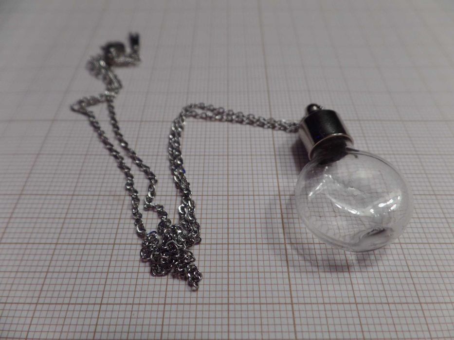 Colar com frasco em Vidro Redondo (V63)