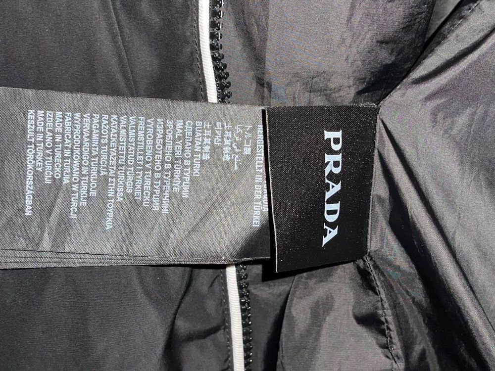 Вітровка Prada оригінал