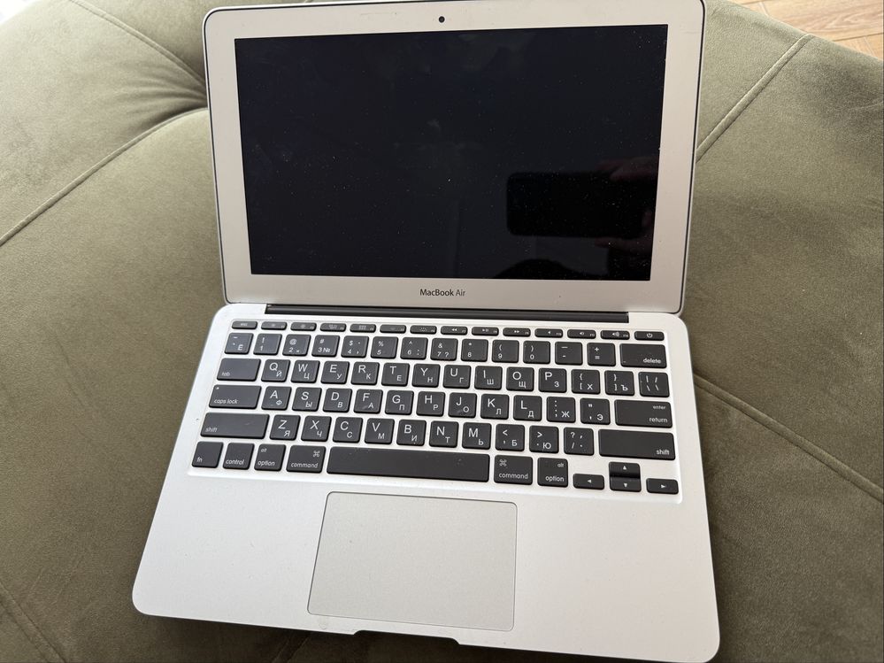 Macbook AIR (11-inch, mid 2011)