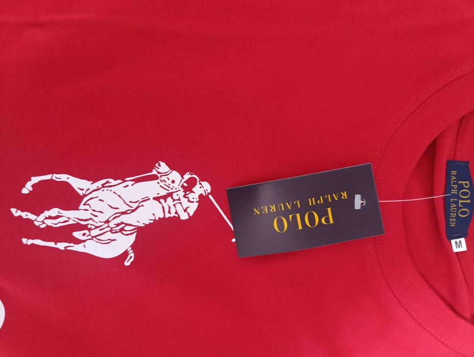 T-shirt vermelha NOVA